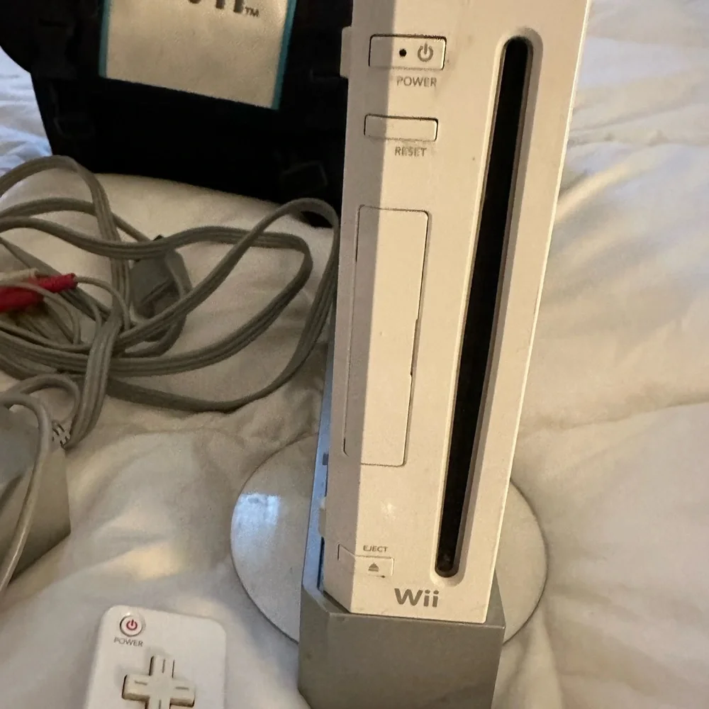 Nintendo Wii Console Set with White and Gray Accessories